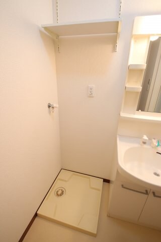 物件内観写真11　(室内洗濯機置場)