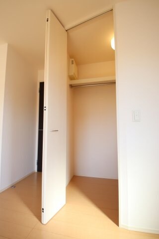 物件内観写真18　(ウォークインクローゼット)