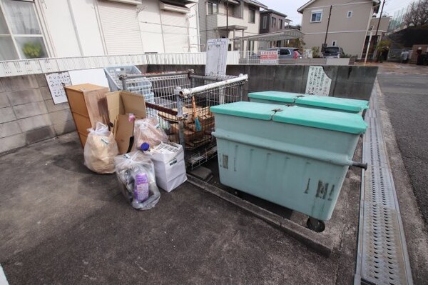 建物設備(敷地内ゴミ置き場)