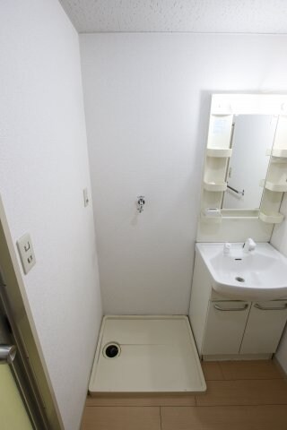 物件内観写真12　(室内洗濯機置場)