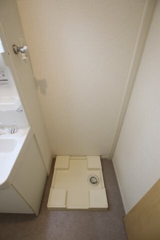 物件内観写真14　(室内洗濯機置場)