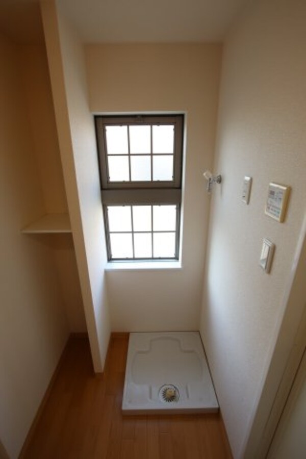 建物設備(室内洗濯機置場)