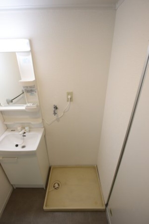 建物設備(室内洗濯機置き場)