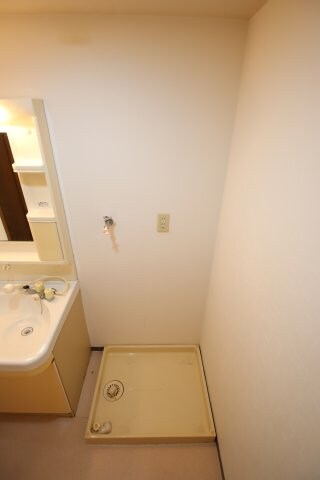 物件内観写真18　(室内洗濯機置場)