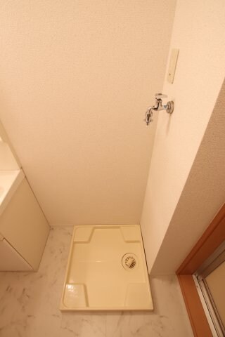 物件内観写真11　(室内洗濯機置場)