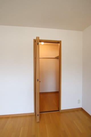 物件内観写真17　(ウォークインクローゼット)