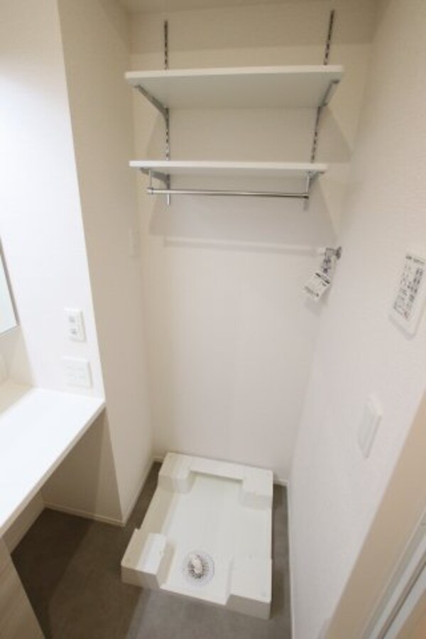建物設備(室内洗濯機置き場)