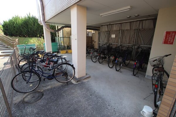 建物設備(駐輪場)
