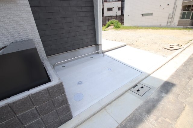 物件内観写真4　(駐輪場)