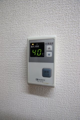 物件内観写真16　(給湯器)