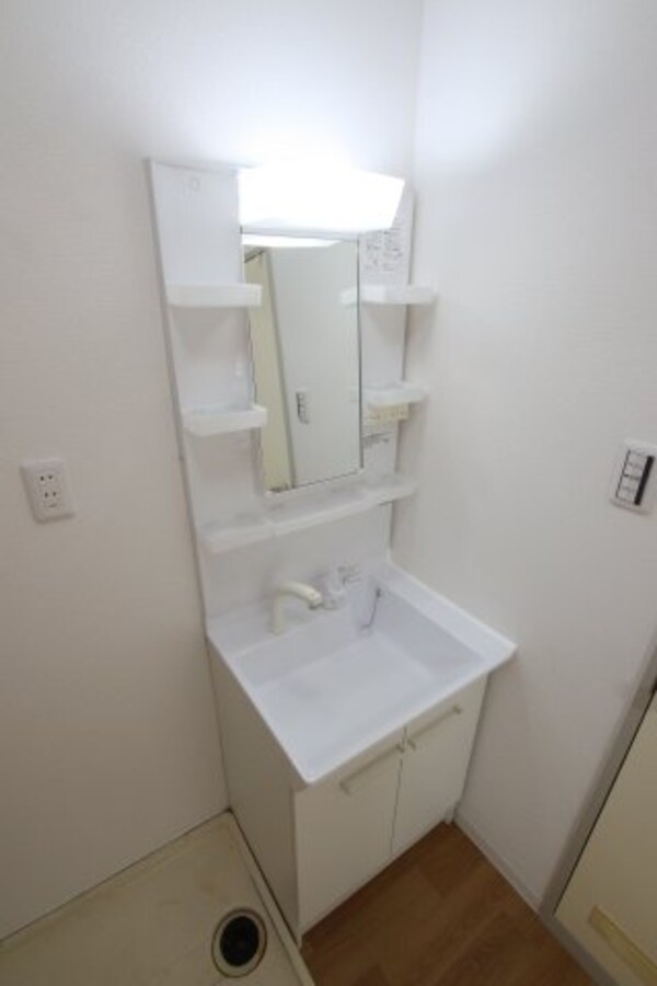 独立洗面台