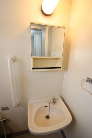 物件内観写真14　(洗面台)