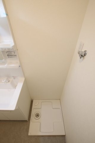 物件内観写真13　(室内洗濯機置場)