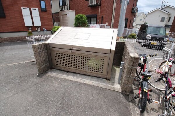 建物設備(敷地内ゴミ置き場)