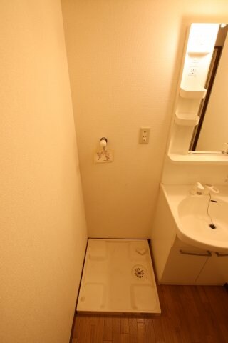 物件内観写真13　(室内洗濯機置場)