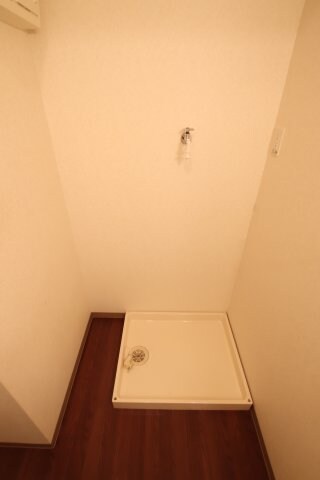 物件内観写真12　(室内洗濯機置場)