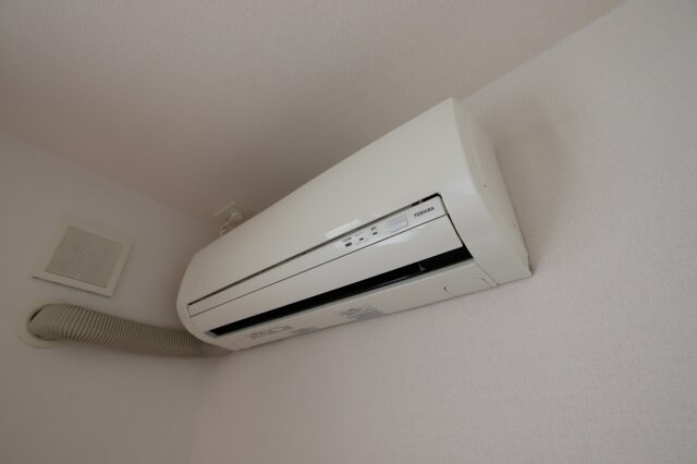 物件内観写真25　(リビングエアコン)