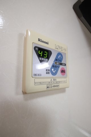 物件内観写真20　(給湯器)