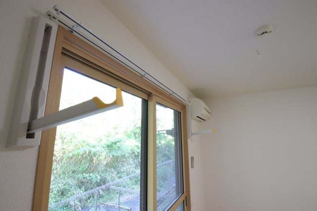 物件内観写真27　(室内物干し)