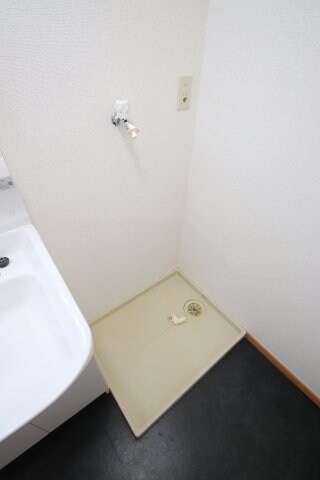 物件内観写真14　(室内洗濯機置場)