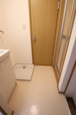 物件内観写真12　(室内洗濯機置場)