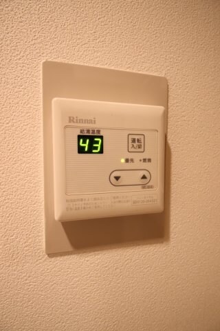 物件内観写真16　(給湯器)
