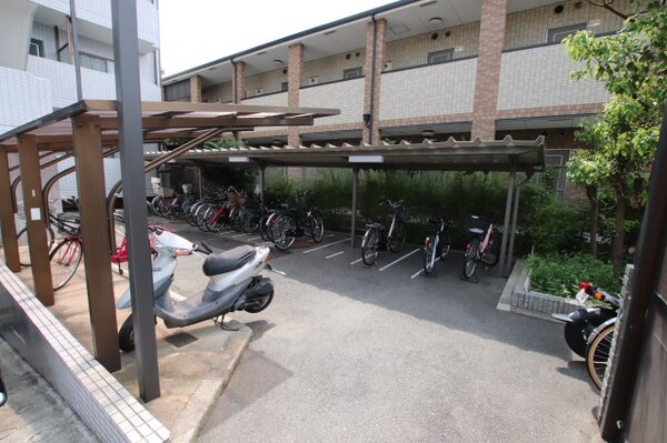 建物設備(駐輪場)