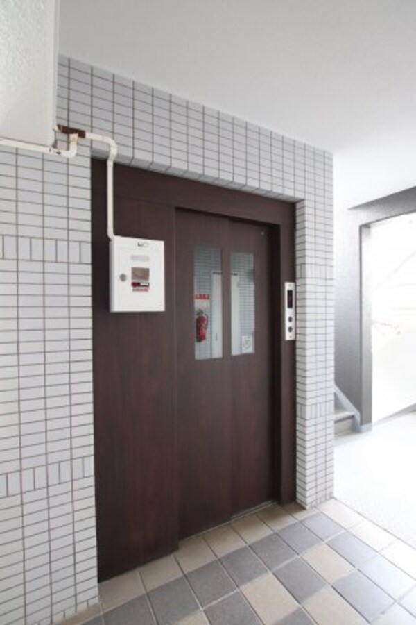 建物設備(エレベーター)