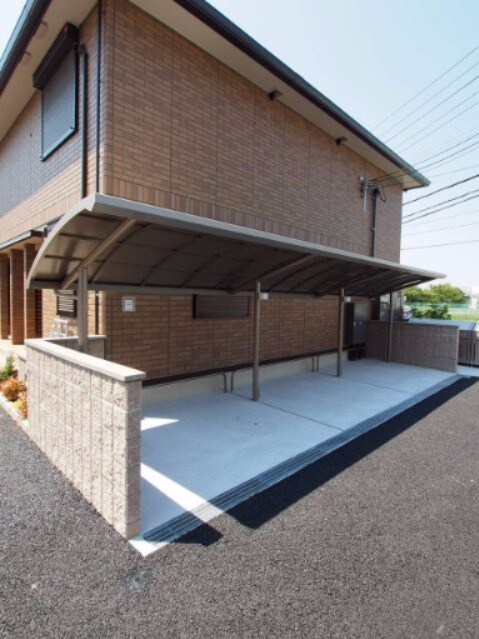 物件内観写真4　(敷地内駐輪場)