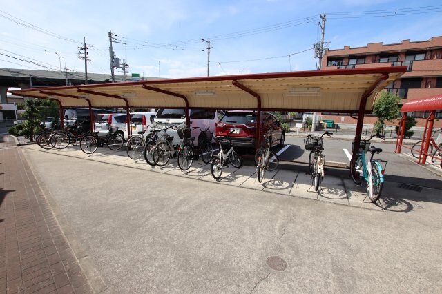 物件内観写真5　(駐輪場)