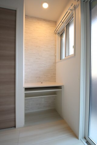 物件内観写真25　(作業台)