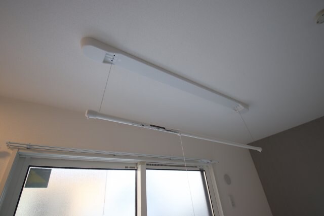 物件内観写真27　(室内物干し)