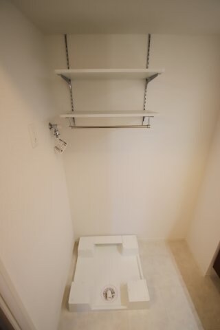 物件内観写真13　(室内洗濯機置場)