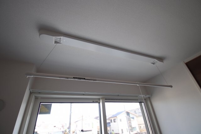 物件内観写真27　(室内物干し)