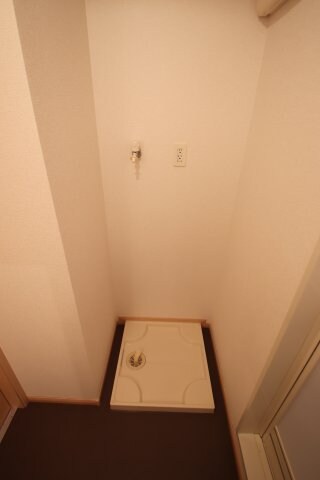物件内観写真16　(室内洗濯機置場)