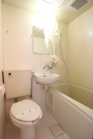 物件内観写真12　(ユニットバス)