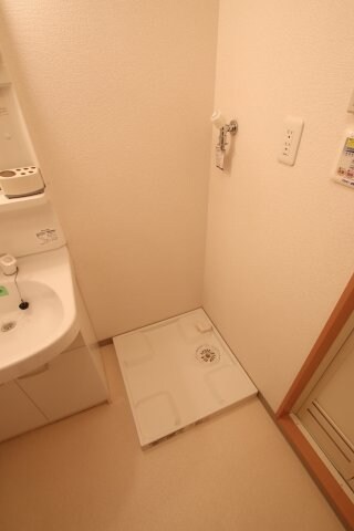 物件内観写真13　(室内洗濯機置場)