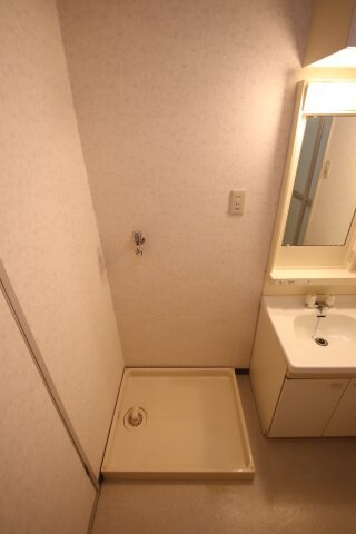 物件内観写真12　(室内洗濯置場)