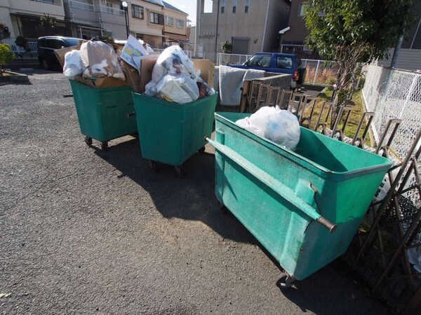 建物設備(敷地内ゴミ捨場)