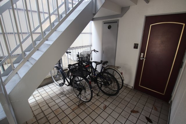 物件内観写真7　(駐輪場)