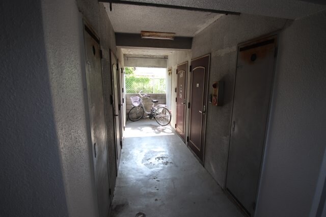 物件外観写真5　(通路)