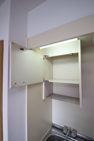 物件内観写真19　(キッチン吊戸棚)