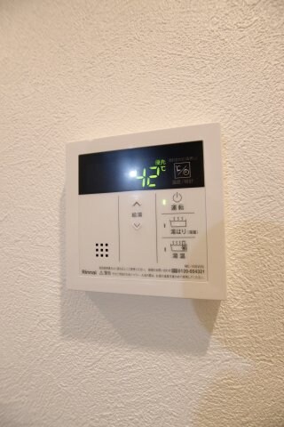 物件内観写真15　(給湯器)