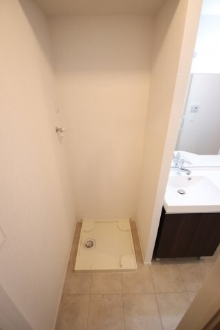 物件内観写真14　(室内洗濯機置場)