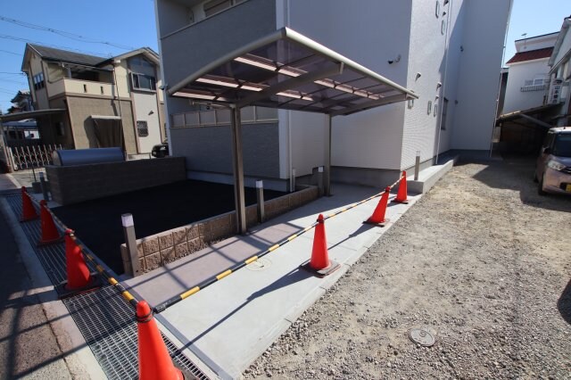 物件内観写真4　(駐輪場)