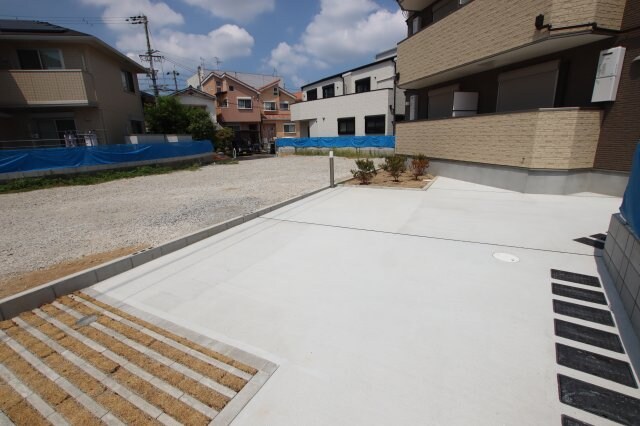 物件内観写真4　(駐輪場)