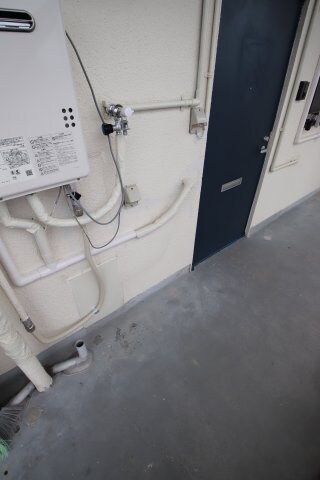 物件内観写真13　(室外洗濯機置き場)