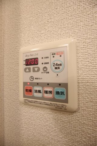 物件内観写真12　(浴室乾燥機)