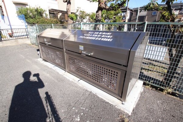建物設備(敷地内ゴミ捨場)
