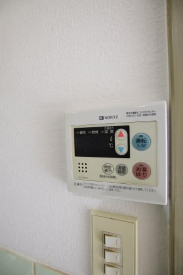 収納(給湯器リモコン)